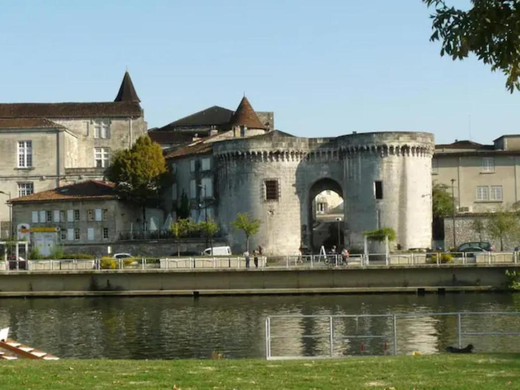 Le Charmant # Coeur De Cognac # Courette エクステリア 写真